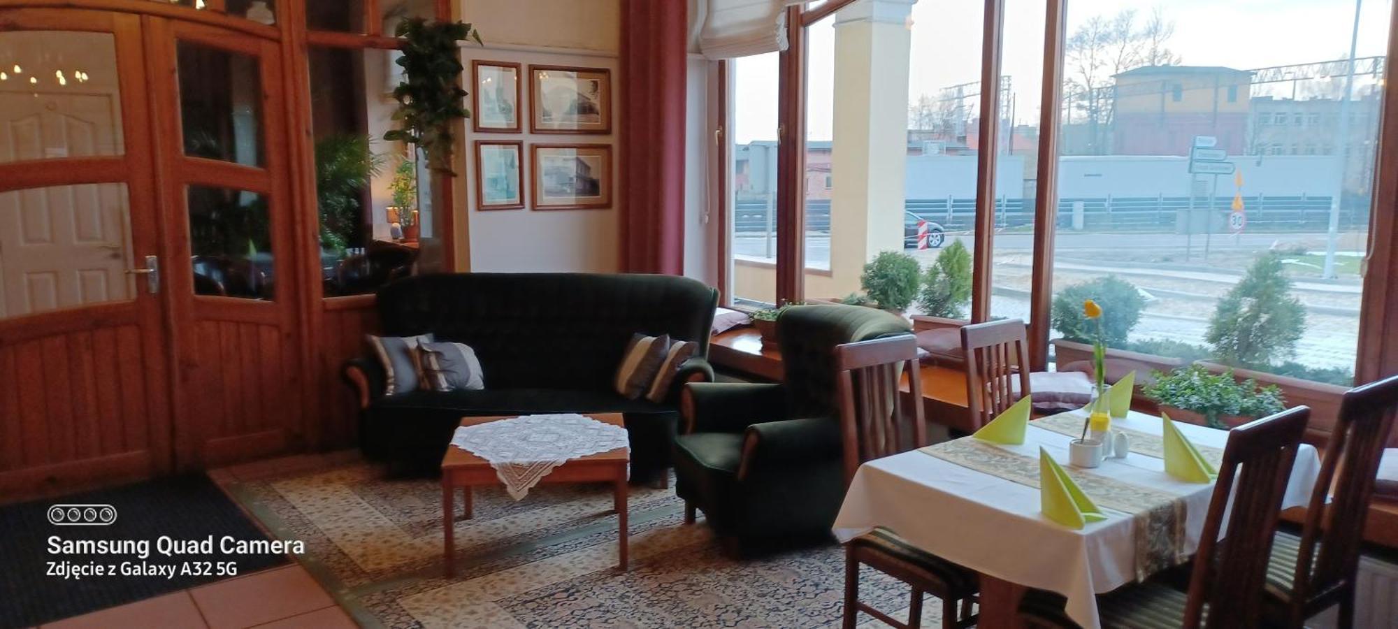 Wielkopolanka Pokoje Goscinne I Restauracja Chodzież Kültér fotó